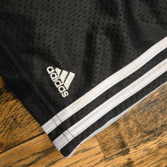 BOYS ADIDAS SHORTS - Picture 2 of 4